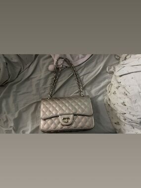 Quilted Chain Shoulder Bag in Metallic Silver